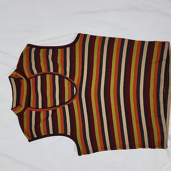 🫧 multi-colored keyhole tank 🫧 - Picture 2 of 5